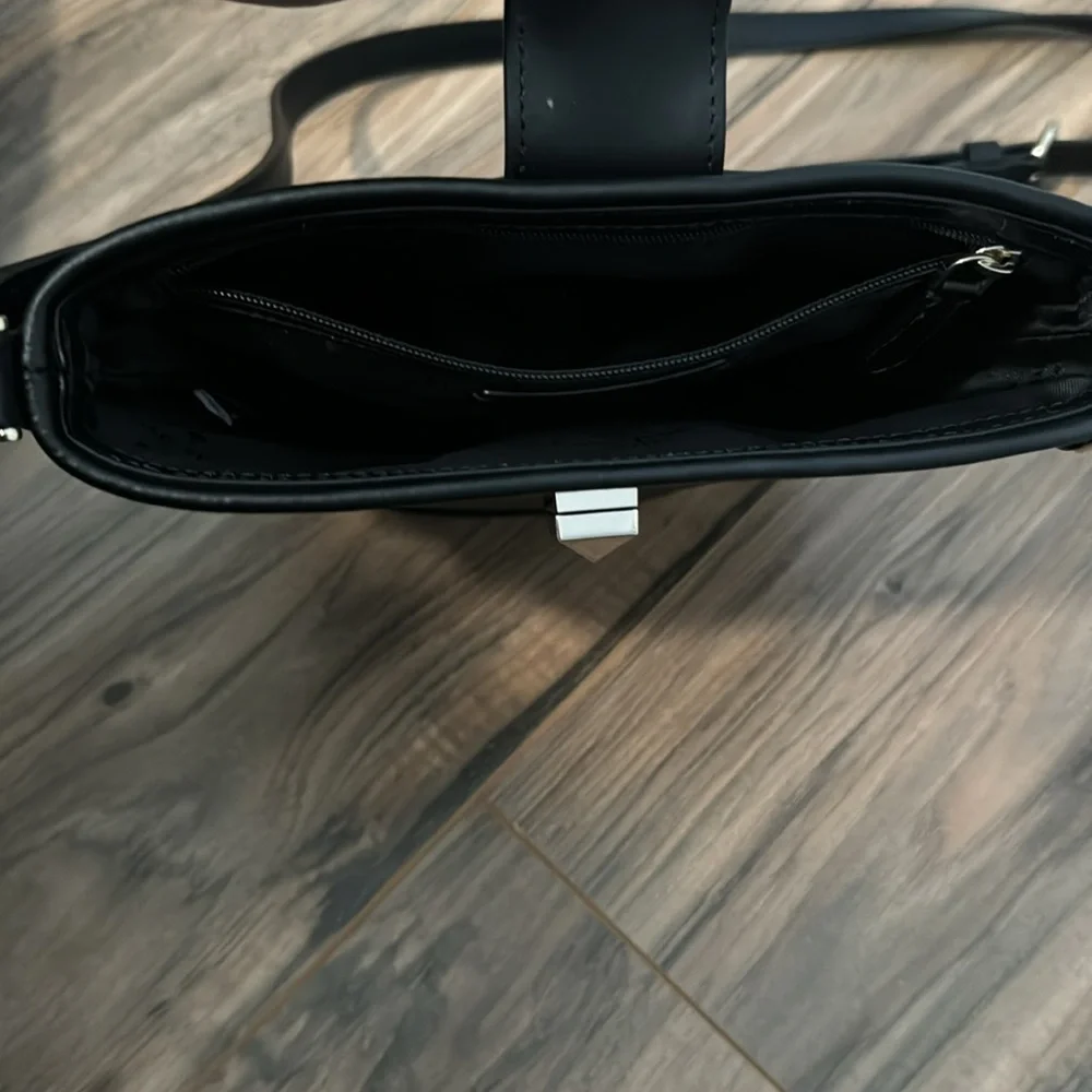 Kate Spade crossbody - Picture 2 of 2